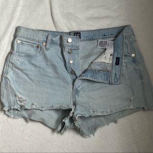 HIGHWAIST GAP LIGHT DENIM SHORTS, 14/32